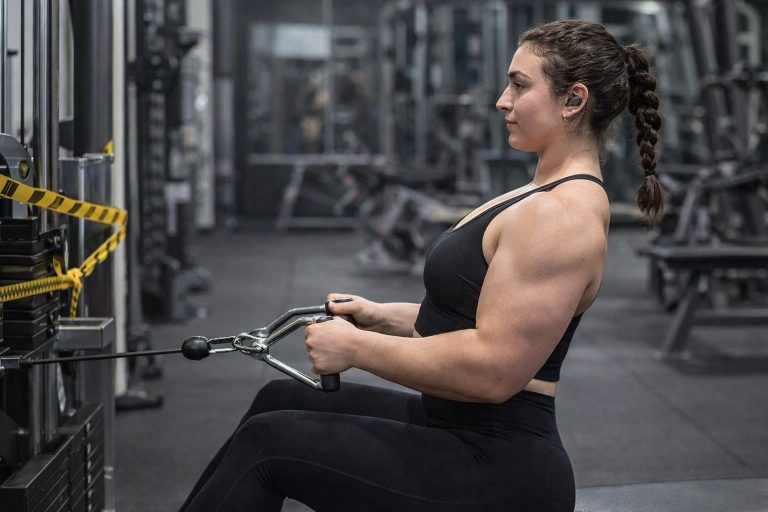 Exercice dos poulie basse : le placement idéal pour éviter les blessures ?