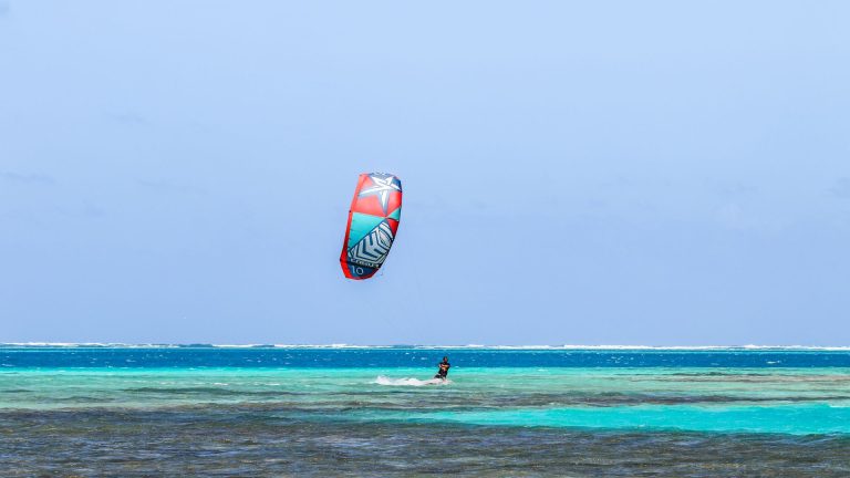 Kitesurf à Madagascar : les meilleurs spots pour débuter en toute sécurité